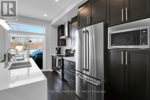 406 Allee Premiere Lane, Clarence-Rockland, ON - Indoor Photo Showing Kitchen With Double Sink With Upgraded Kitchen