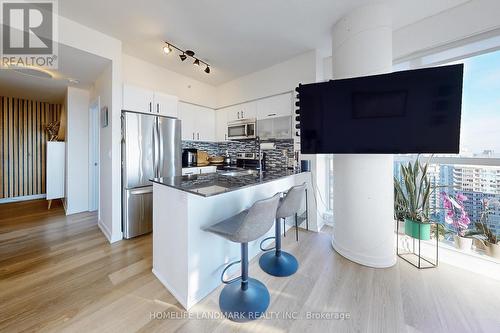 2805 - 150 East Liberty Street, Toronto, ON - Indoor Photo Showing Kitchen