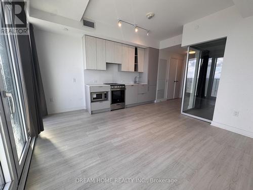 3007 - 3883 Quartz Road, Mississauga, ON - Indoor Photo Showing Kitchen