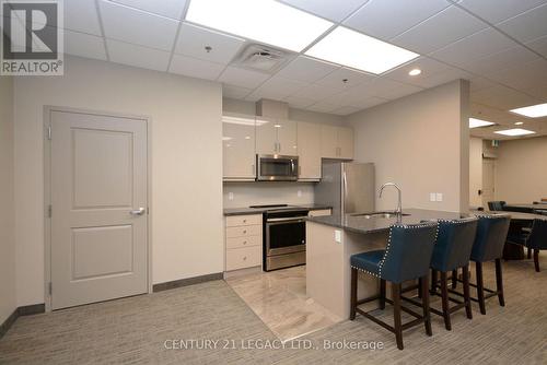 212 - 2486 Old Bronte Road, Oakville, ON - Indoor Photo Showing Kitchen