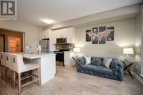 212 - 2486 Old Bronte Road, Oakville, ON - Indoor Photo Showing Other Room