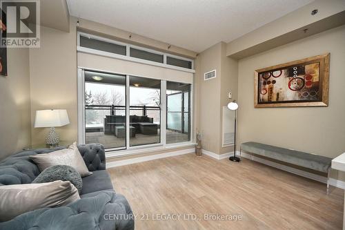 212 - 2486 Old Bronte Road, Oakville, ON - Indoor