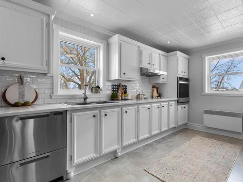 Kitchen - 81 Rg St-Claude, Saint-Philippe, QC - Indoor Photo Showing Kitchen With Double Sink