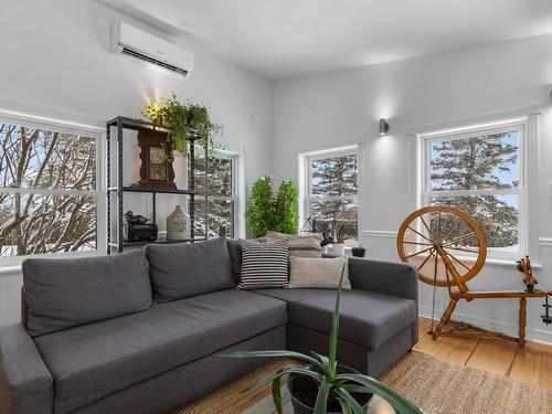 Family room - 81 Rg St-Claude, Saint-Philippe, QC - Indoor Photo Showing Living Room