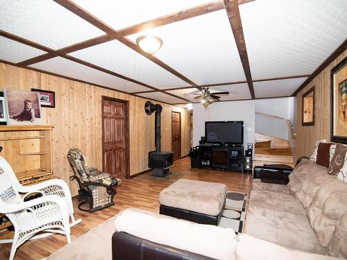 Salle familiale - 26 Rue Audet, Saint-Modeste, QC - Indoor Photo Showing Living Room