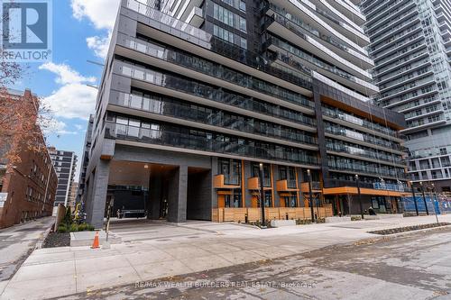 1006 - 117 Broadway Avenue N, Toronto, ON - Outdoor With Balcony With Facade