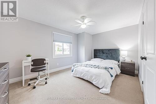 14 Gatestone Drive, Hamilton, ON - Indoor Photo Showing Bedroom