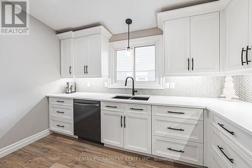 14 Gatestone Drive, Hamilton, ON - Indoor Photo Showing Kitchen With Double Sink With Upgraded Kitchen