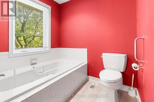 16 - 141 Welland Vale Road, St. Catharines, ON - Indoor Photo Showing Bathroom