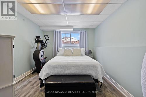 203 Gadsby Avenue, Welland (767 - N. Welland), ON - Indoor Photo Showing Bedroom