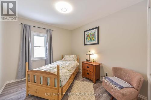 7187 Beach Drive, Ramara, ON - Indoor Photo Showing Bedroom