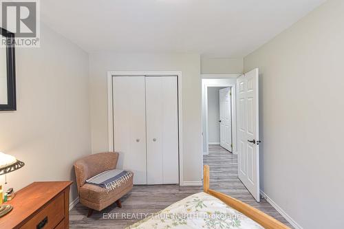 7187 Beach Drive, Ramara, ON - Indoor Photo Showing Bedroom