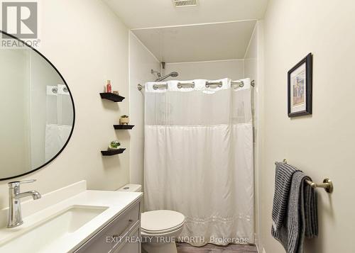 7187 Beach Drive, Ramara, ON - Indoor Photo Showing Bathroom