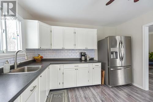 7187 Beach Drive, Ramara, ON - Indoor Photo Showing Kitchen