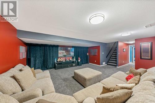 108 Paul Sloggett Court, Sarnia, ON - Indoor Photo Showing Living Room