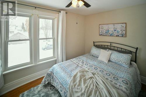 91 North Street N, Strathroy-Caradoc (Nw), ON - Indoor Photo Showing Bedroom