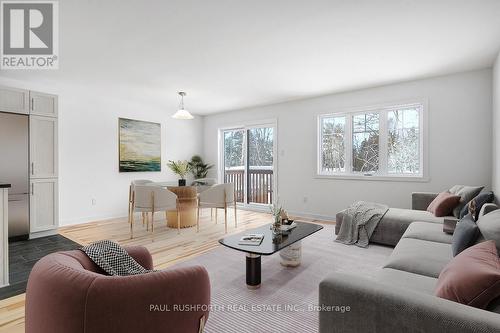 193 Darquise Street, Clarence-Rockland, ON - Indoor Photo Showing Living Room