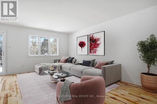 193 Darquise Street, Clarence-Rockland, ON - Indoor Photo Showing Living Room