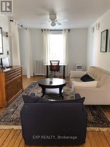 4 - 208 Clarence Street, Ottawa, ON - Indoor Photo Showing Living Room