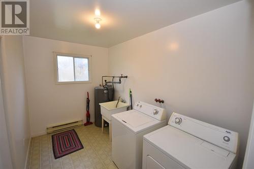 29-31 Cluneys Road, Conception Bay South, NL - Indoor Photo Showing Laundry Room