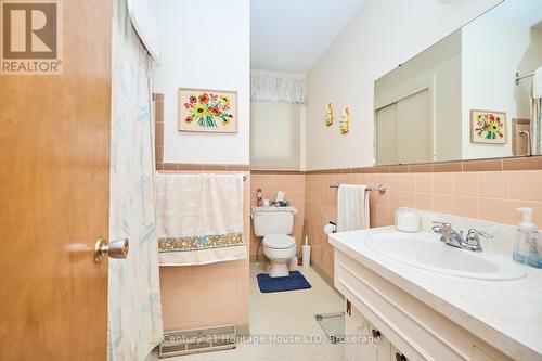 4634 Queensway Gardens, Niagara Falls (212 - Morrison), ON - Indoor Photo Showing Bathroom