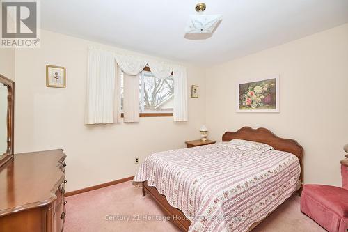 4634 Queensway Gardens, Niagara Falls (212 - Morrison), ON - Indoor Photo Showing Bedroom