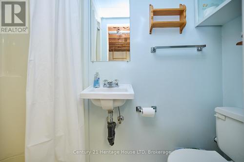 4634 Queensway Gardens, Niagara Falls (212 - Morrison), ON - Indoor Photo Showing Bathroom