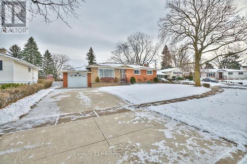 4634 Queensway Gardens, Niagara Falls (212 - Morrison), ON - Outdoor