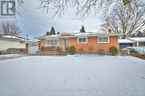 4634 Queensway Gardens, Niagara Falls (212 - Morrison), ON - Outdoor With Facade