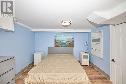 92 Carlton Street, St. Catharines (451 - Downtown), ON - Indoor Photo Showing Bedroom