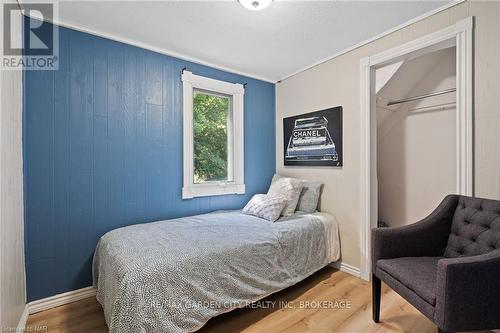 5062 Ontario Avenue, Niagara Falls (210 - Downtown), ON - Indoor Photo Showing Bedroom