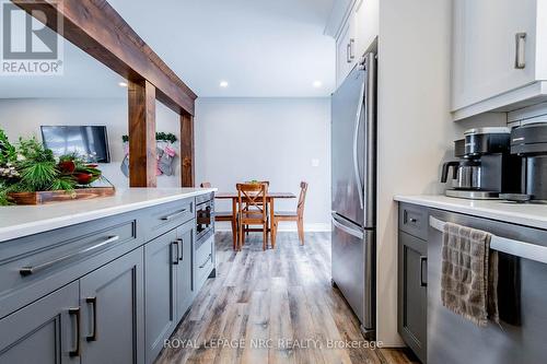 20 First Avenue, Port Colborne (877 - Main Street), ON - Indoor Photo Showing Kitchen