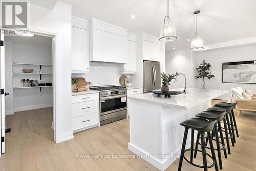 16 - 134 Landry Lane, Blue Mountains (Thornbury), ON - Indoor Photo Showing Kitchen With Upgraded Kitchen