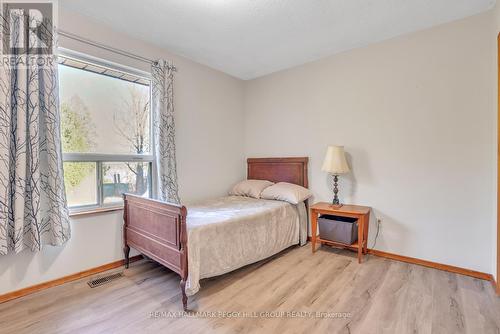 22A Pine Street, Tay, ON - Indoor Photo Showing Bedroom