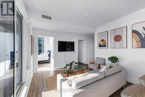 2510 - 1926 Lake Shore Boulevard W, Toronto, ON - Indoor Photo Showing Living Room