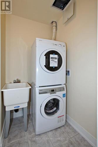 1 - 26 Ernest Avenue, Toronto, ON - Indoor Photo Showing Laundry Room