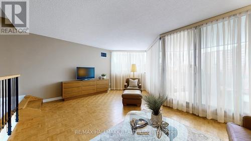 702 - 50 Baif Boulevard, Richmond Hill, ON - Indoor