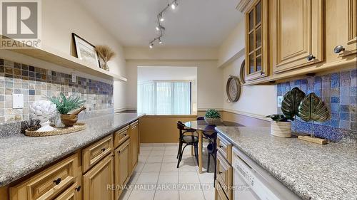 702 - 50 Baif Boulevard, Richmond Hill, ON - Indoor Photo Showing Kitchen