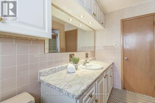 3510 Riverspray Crescent, Mississauga, ON - Indoor Photo Showing Bathroom