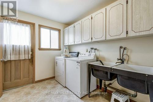 3510 Riverspray Crescent, Mississauga, ON - Indoor Photo Showing Laundry Room