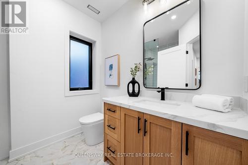 442 Brock Avenue, Toronto, ON - Indoor Photo Showing Bathroom