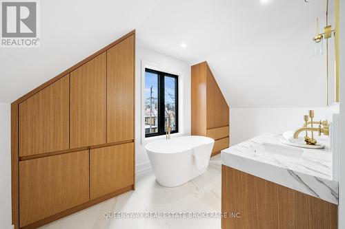 442 Brock Avenue, Toronto, ON - Indoor Photo Showing Bathroom