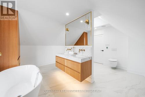 442 Brock Avenue, Toronto, ON - Indoor Photo Showing Bathroom