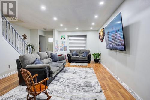 3 - 255 Lansdowne Avenue, Woodstock (Woodstock - North), ON - Indoor Photo Showing Living Room