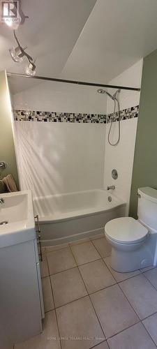 114 Oakside Street, London, ON - Indoor Photo Showing Bathroom