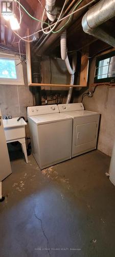 114 Oakside Street, London, ON - Indoor Photo Showing Laundry Room