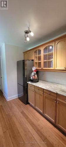 114 Oakside Street, London, ON - Indoor Photo Showing Kitchen