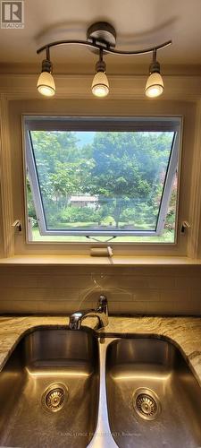 114 Oakside Street, London, ON - Indoor Photo Showing Kitchen With Double Sink