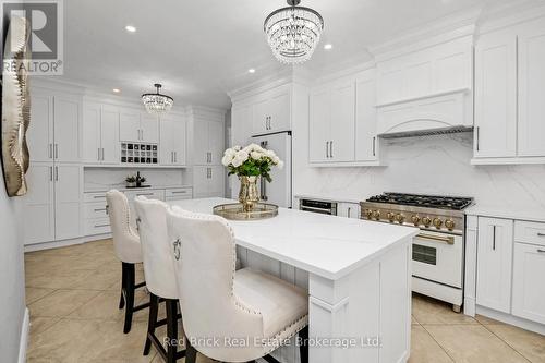 435 Country Club Drive, Windsor, ON - Indoor Photo Showing Kitchen