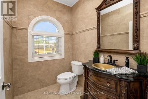 435 Country Club Drive, Windsor, ON - Indoor Photo Showing Bathroom